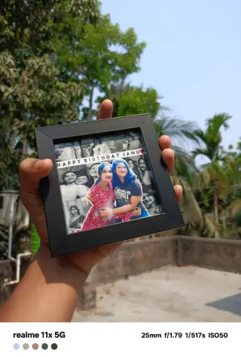 4*4 black border frame